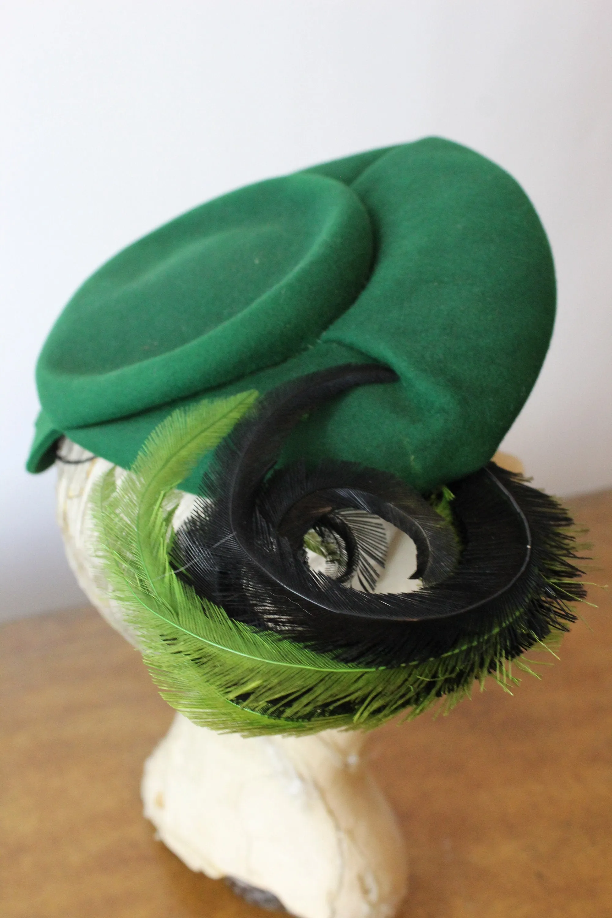 1940s CARSON PIRIE SCOTT green tilt hat bumper  | new fall