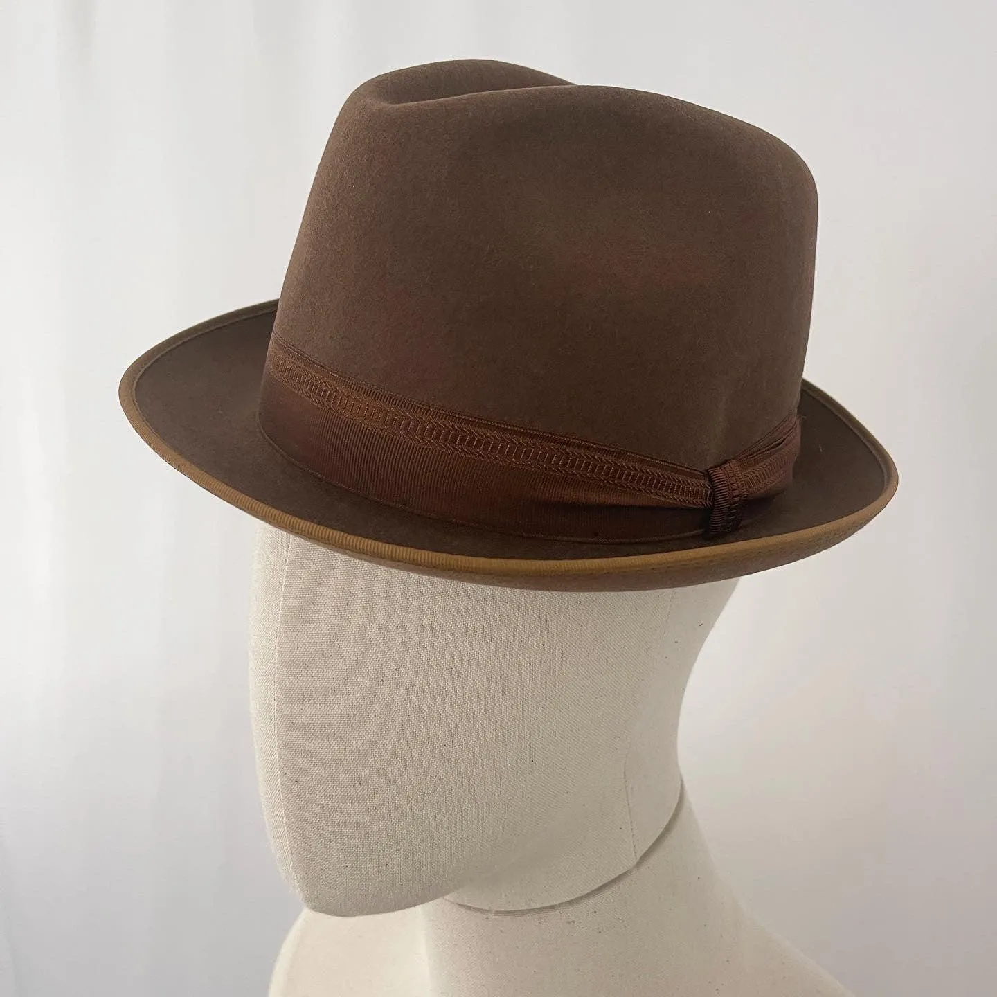 ELEGANCE Vintage Hat