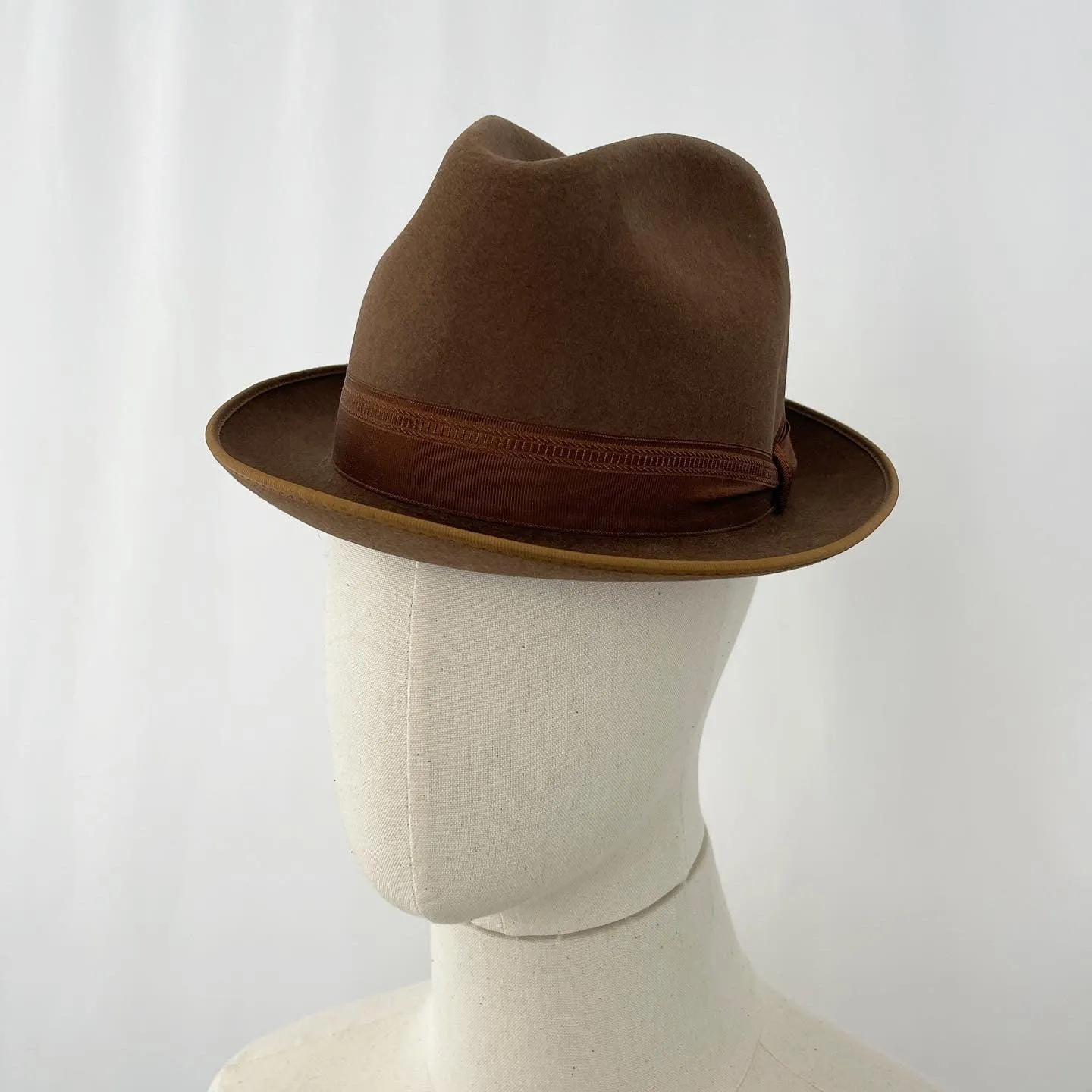 ELEGANCE Vintage Hat