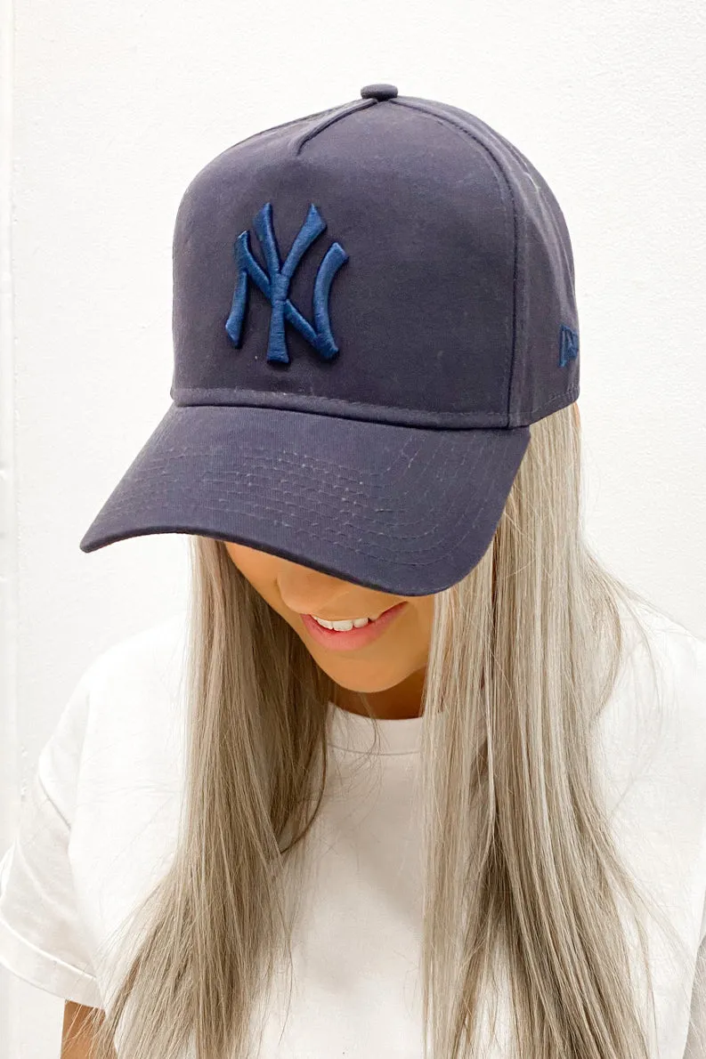 New York Yankees 9FORTY A-Frame Cloth Strap Tonal Navy