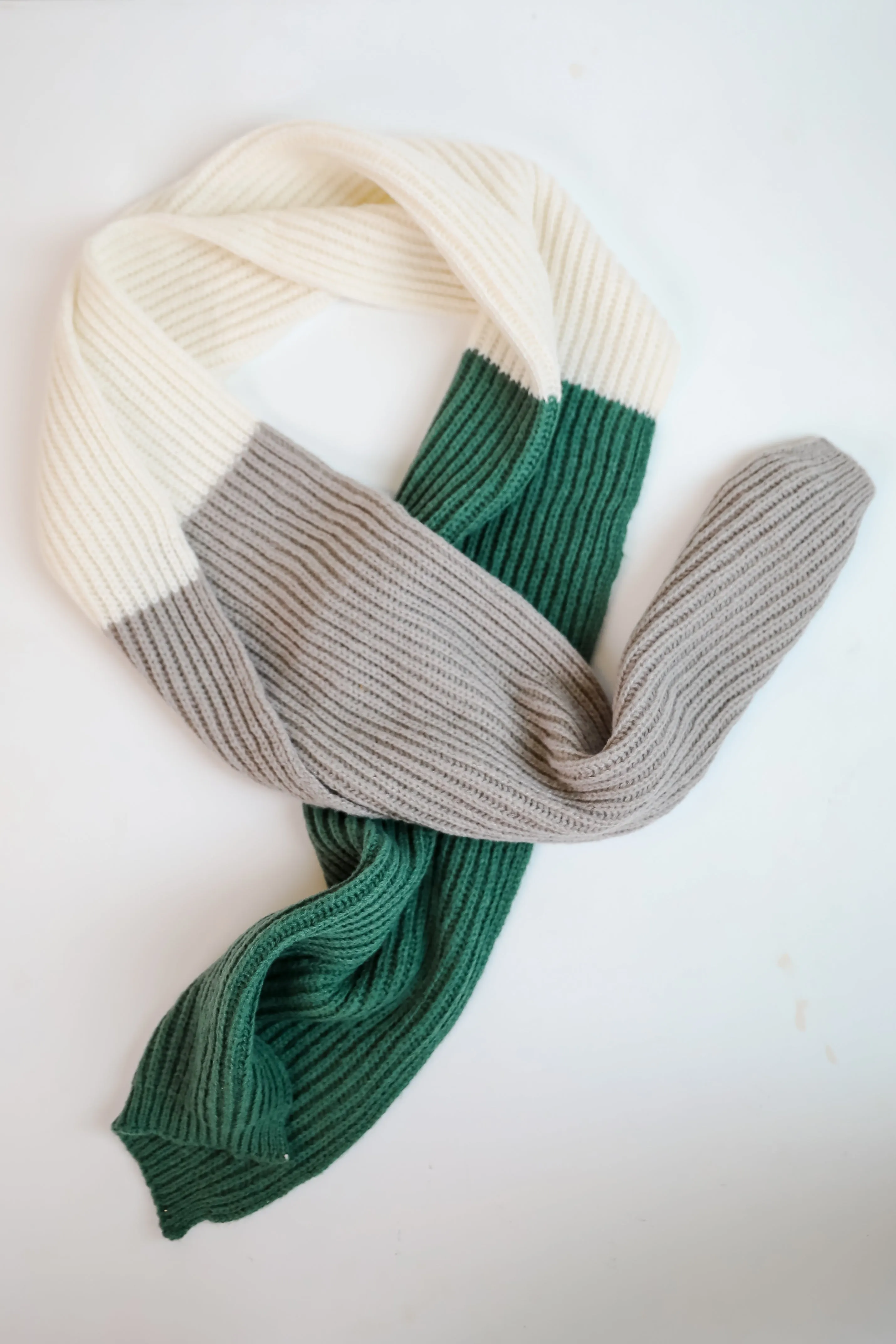 Peak Scenery Green Color Block Scarf