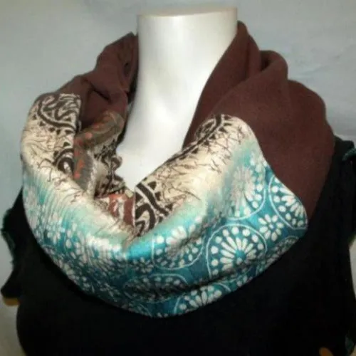 Retro Blue Daisy Eternity Scarf