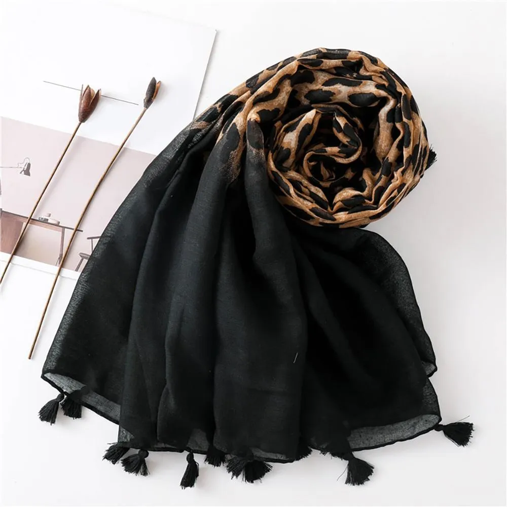 Stylish Leopard Print Gradient with Tassel Scarf