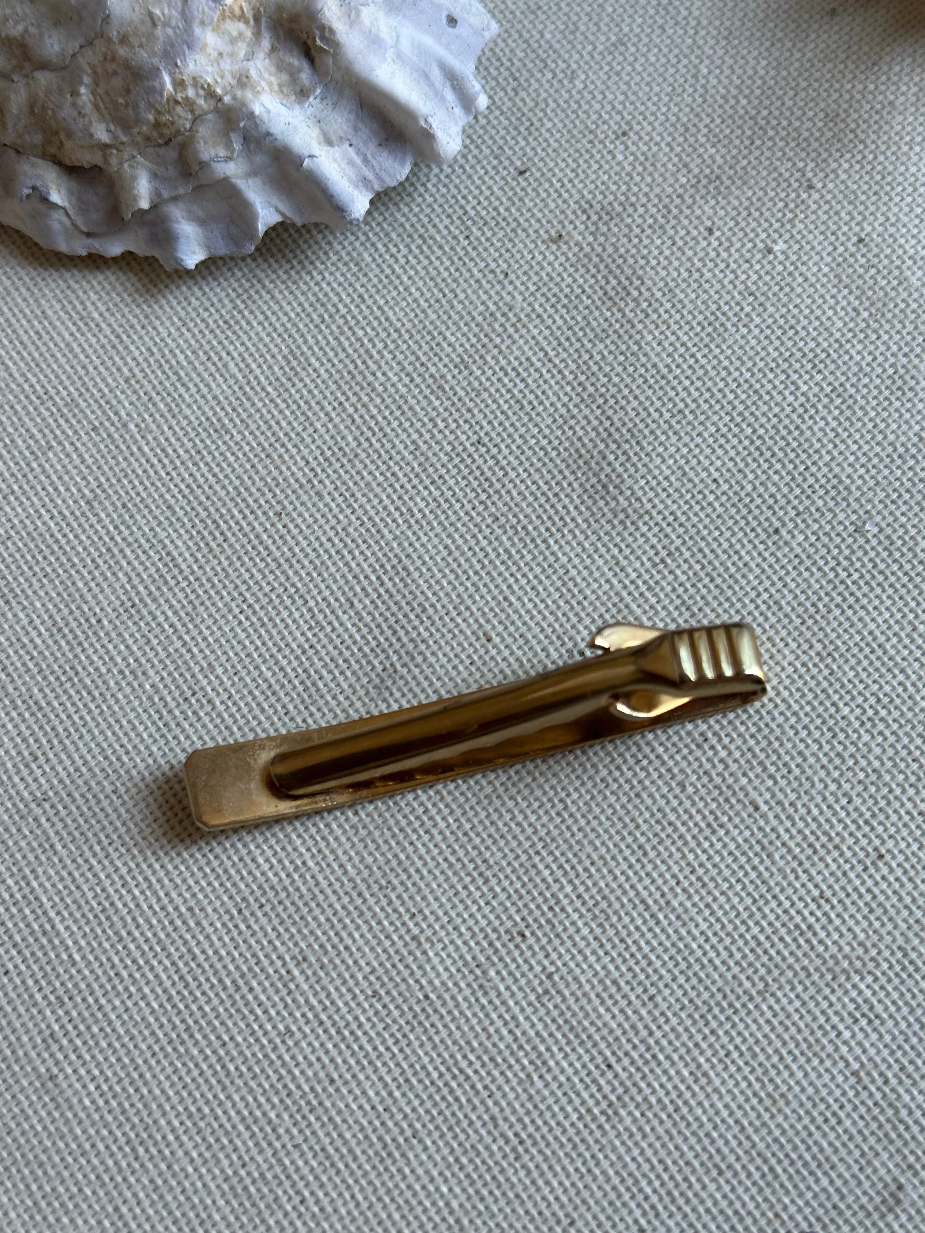 Vintage Matte Gold "P" Monogrammed Tie Bar